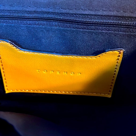 Gorgeous Mustard Topshop purse with sliver strap - Picture 2 of 5
